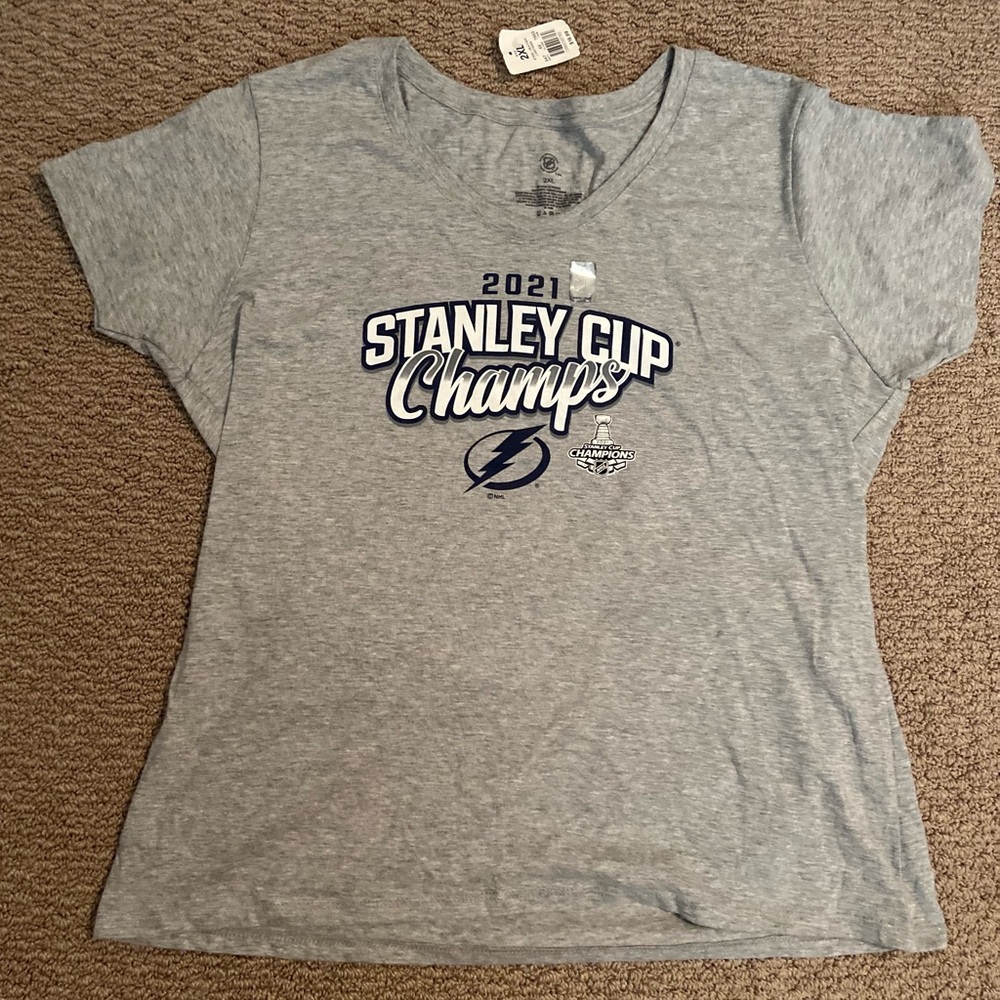 NWT Tampa Bay Lightning 2021 Stanley Cup Champs T-Shirt Women’s Size 2XL